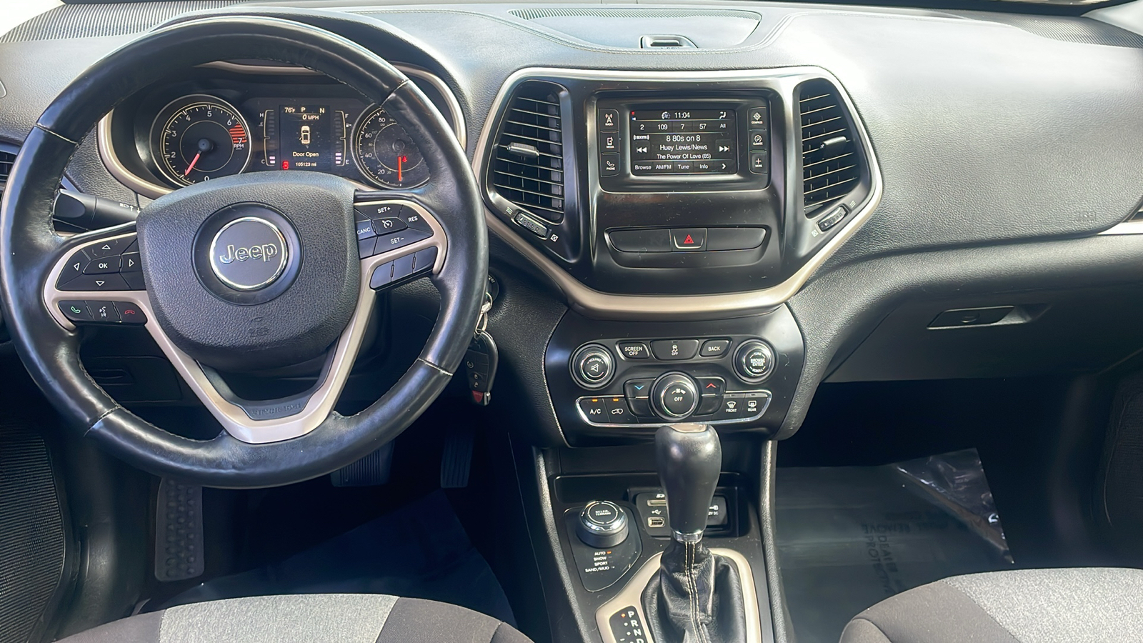 2017 Jeep Cherokee Sport 12