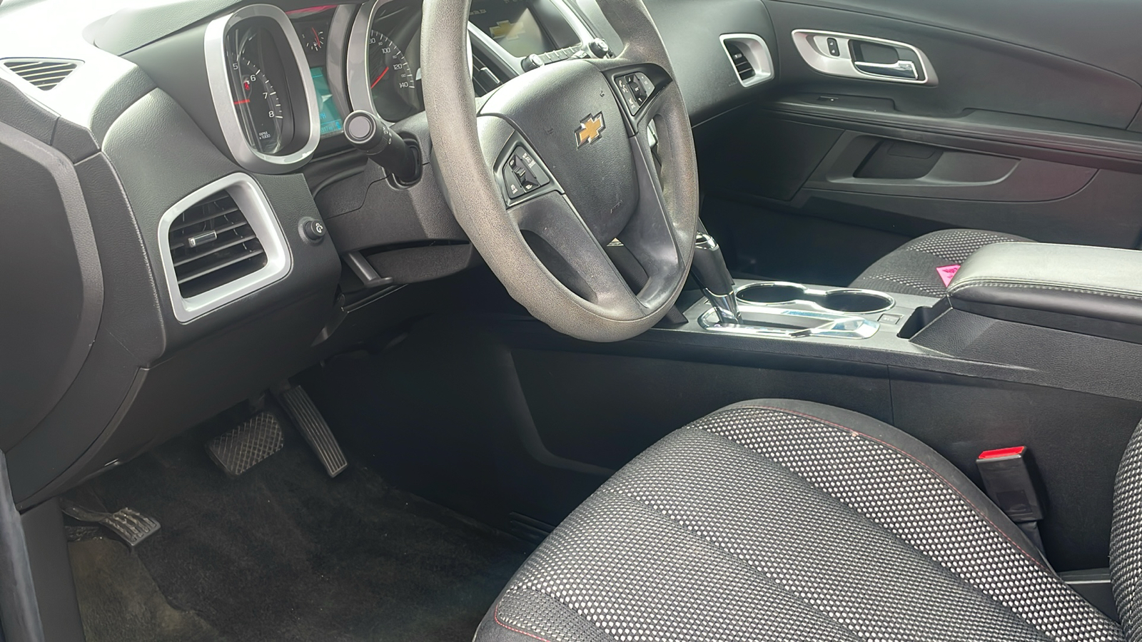 2017 Chevrolet Equinox LS 11