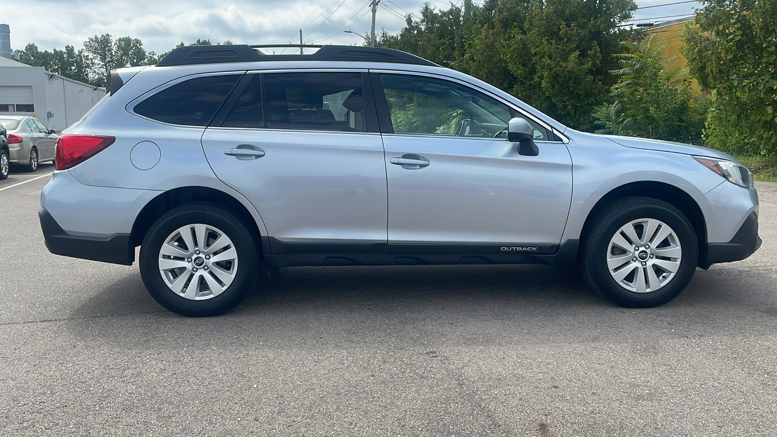 2019 Subaru Outback 2.5i Premium 3