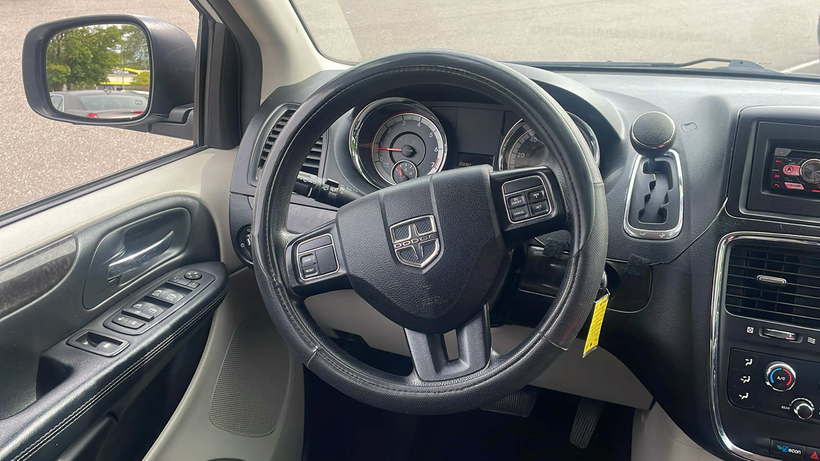 2016 Dodge Grand Caravan SE 14