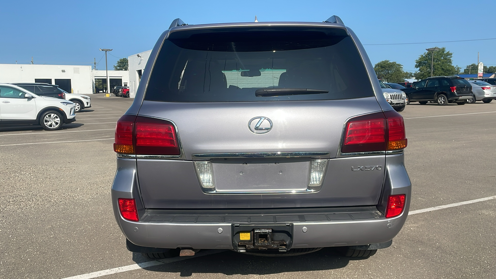 2011 Lexus LX 570 32