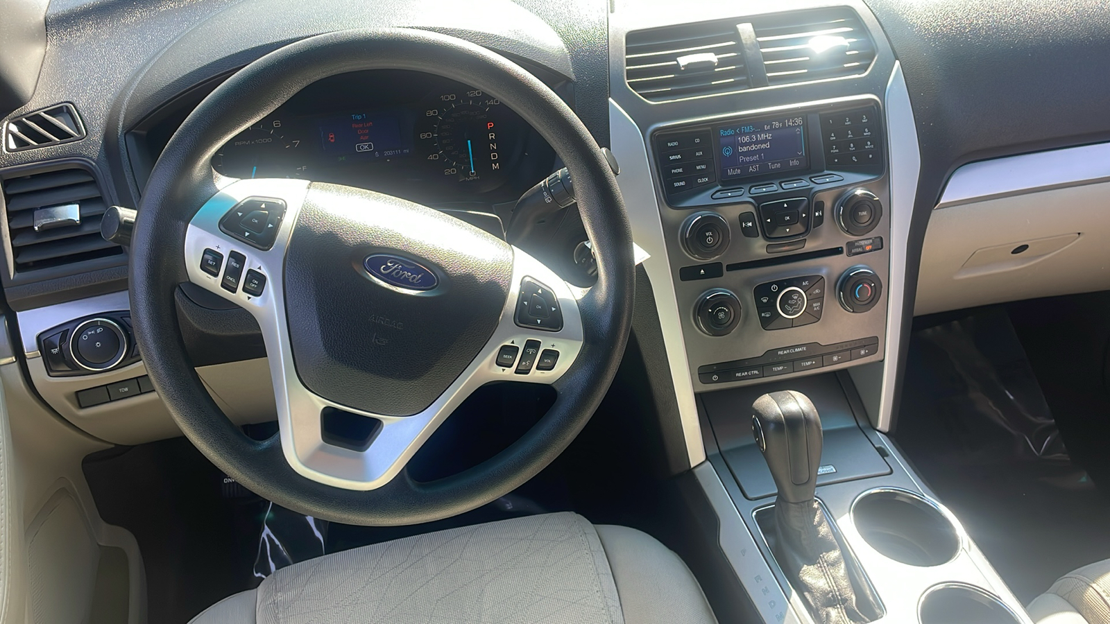 2013 Ford Explorer Base 13