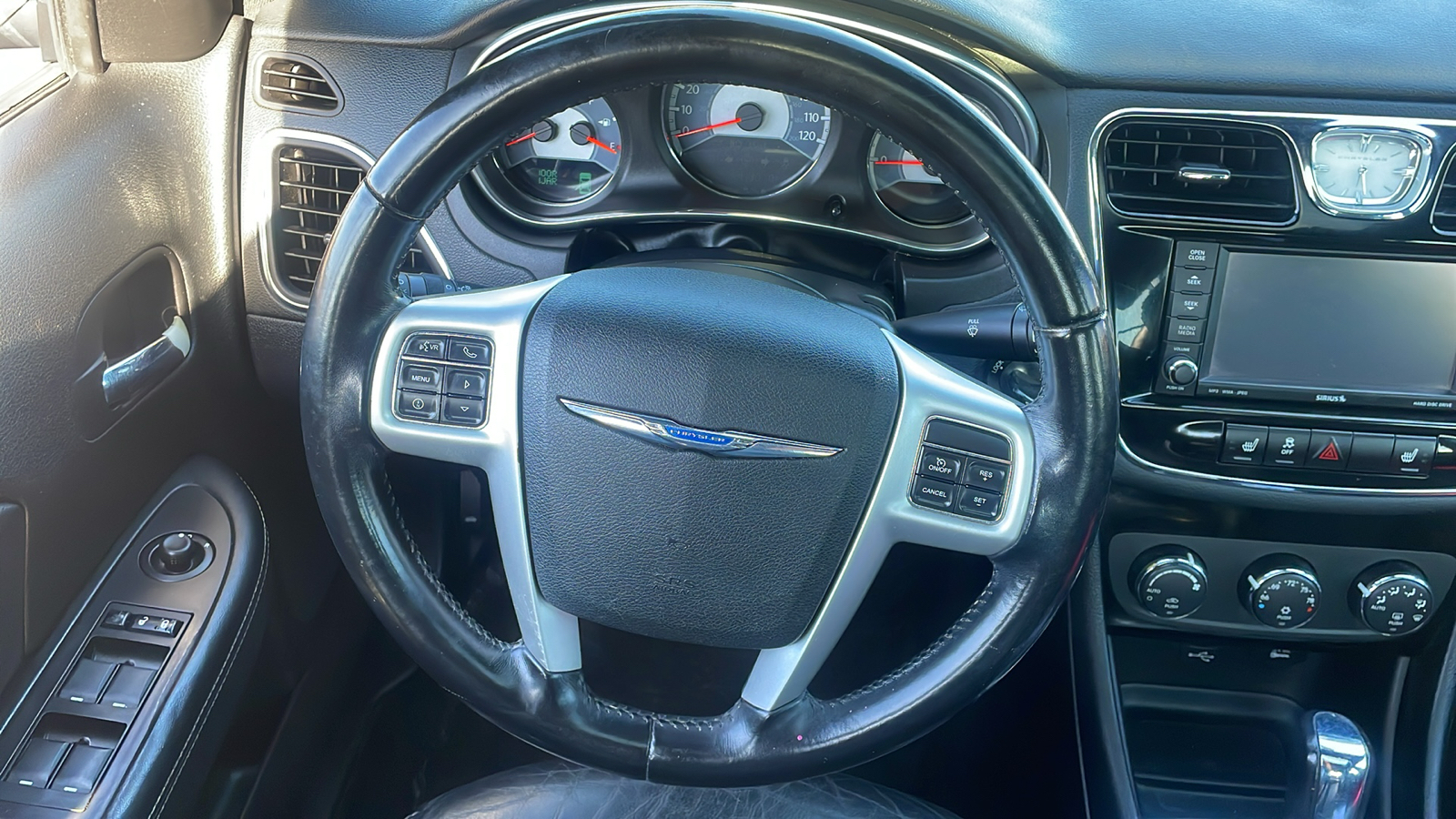 2012 Chrysler 200 Limited 14