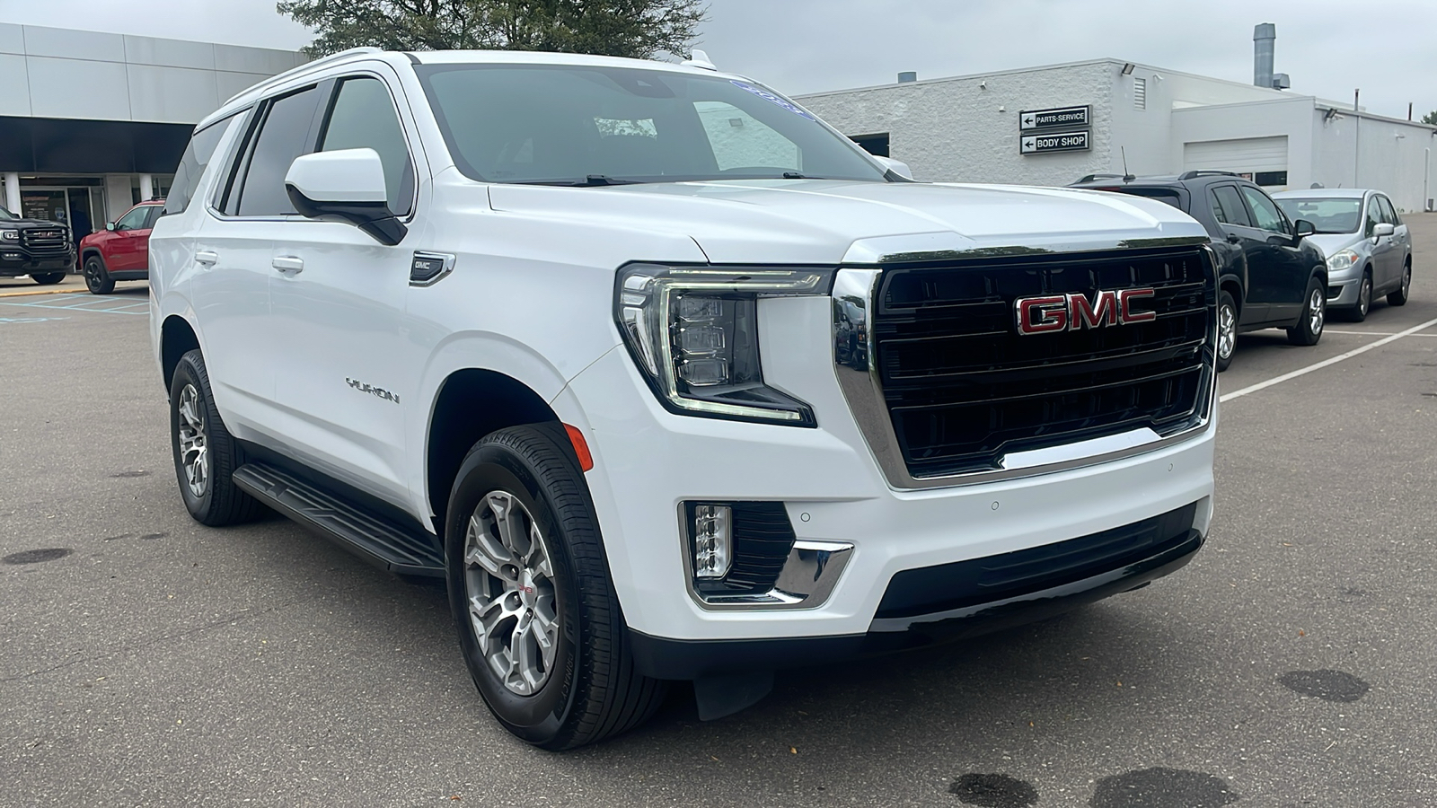 2023 GMC Yukon SLE 2