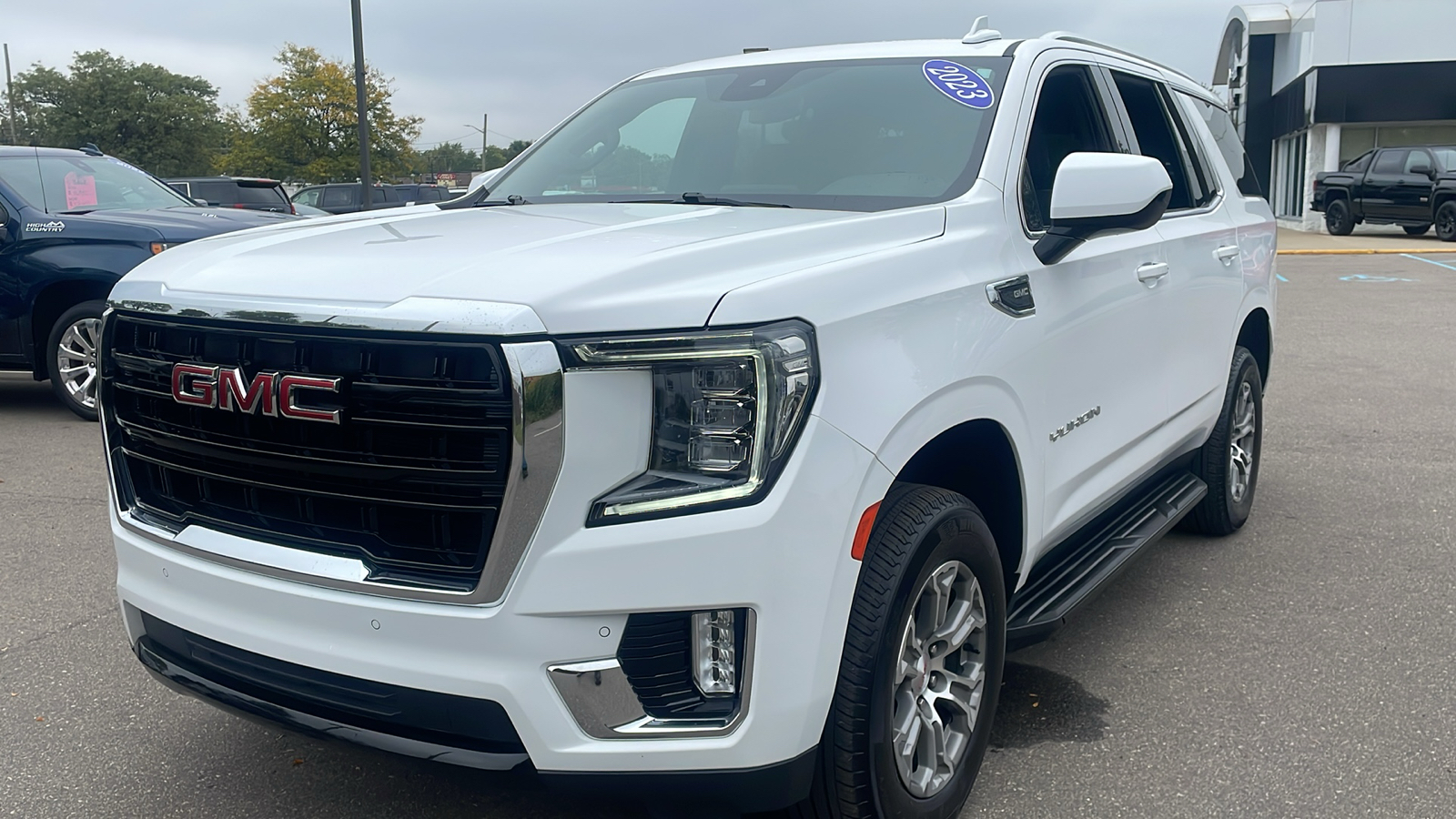 2023 GMC Yukon SLE 7