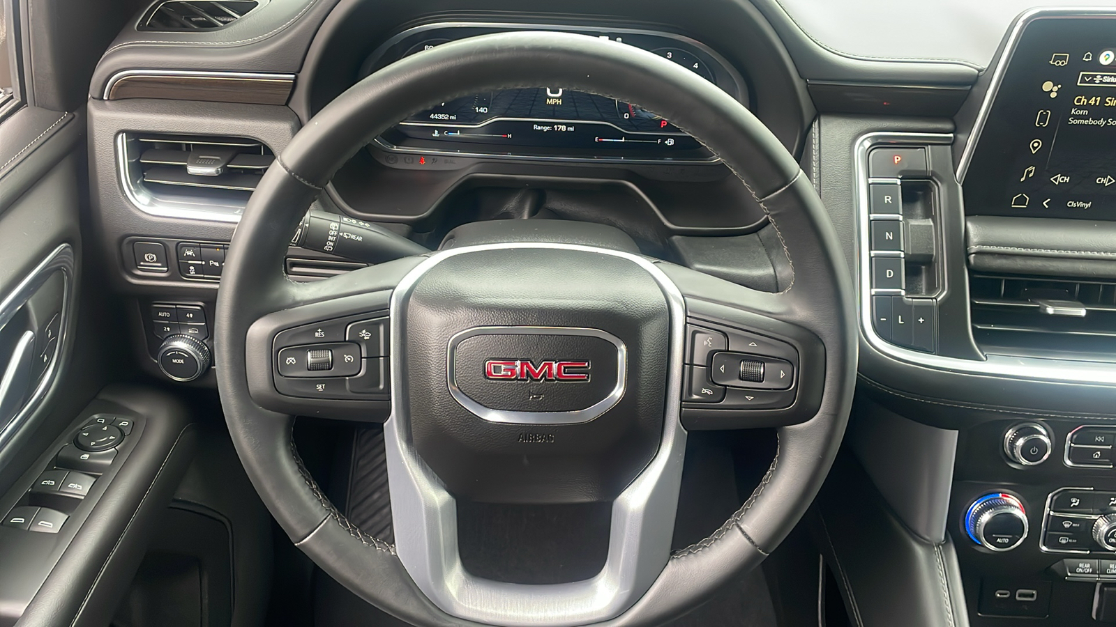 2023 GMC Yukon SLE 14