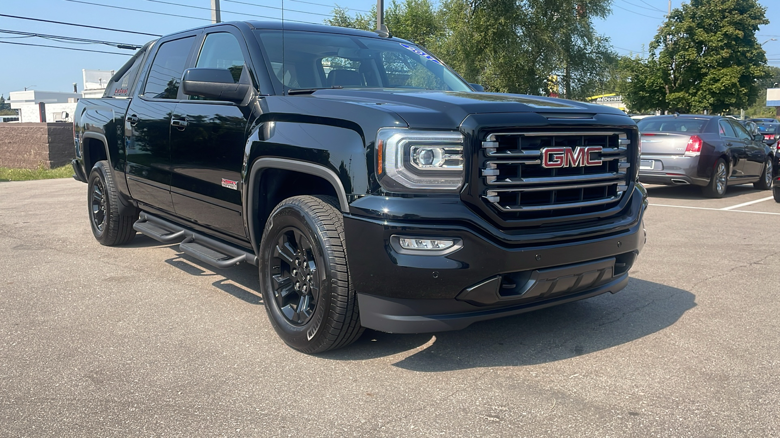 2017 GMC Sierra 1500 SLT 2