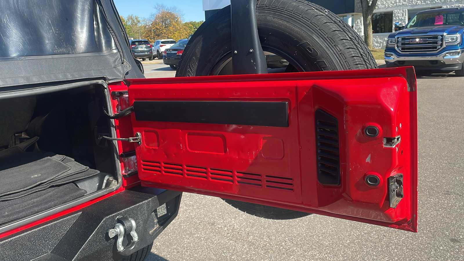 2014 Jeep Wrangler Unlimited Sport 26