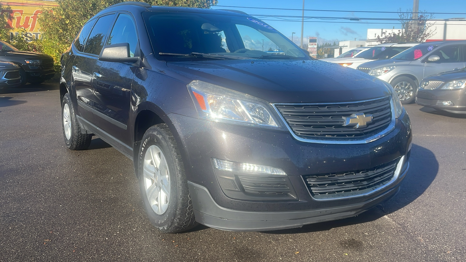 2017 Chevrolet Traverse LS 2