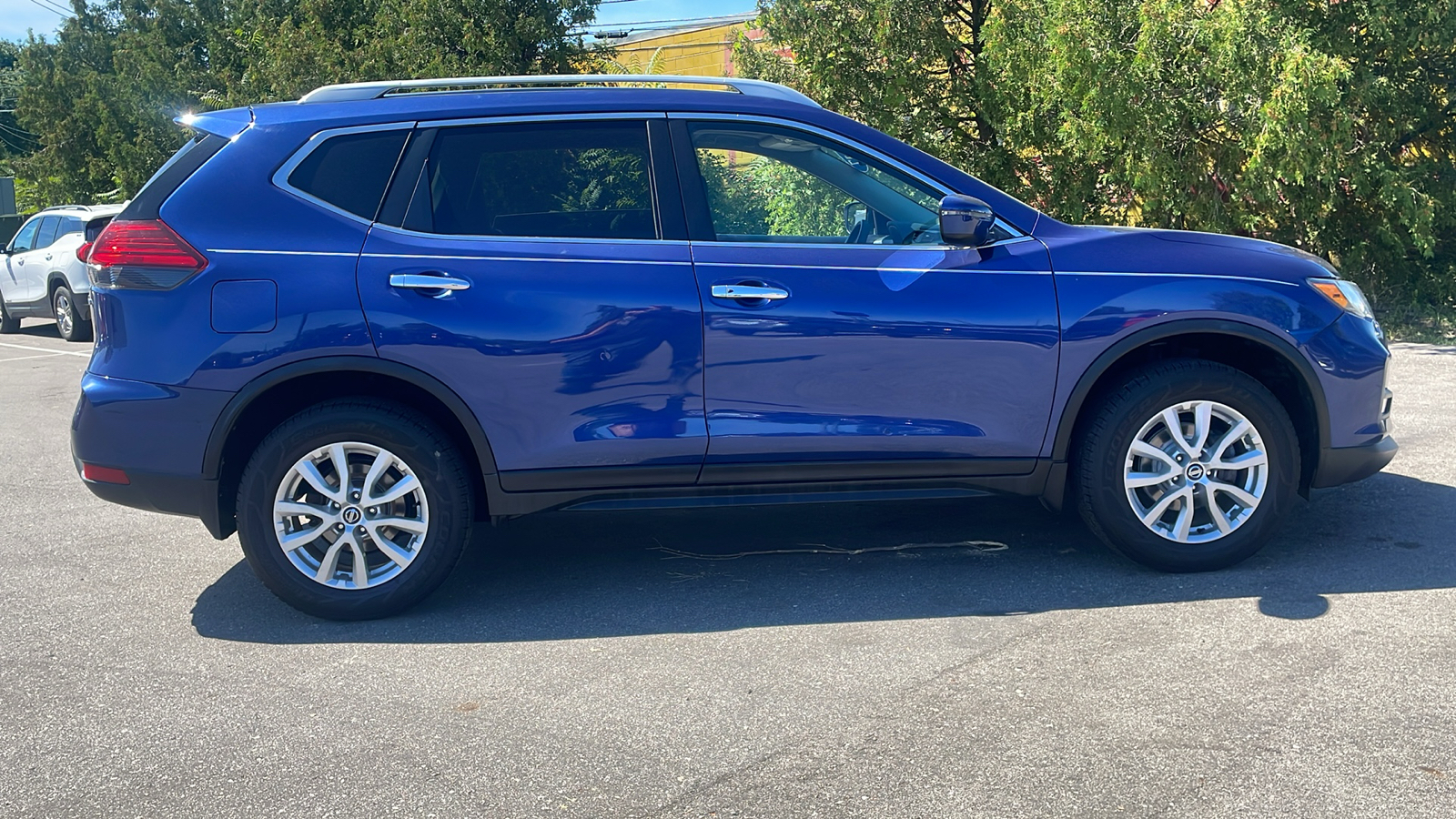 2017 Nissan Rogue SV 3