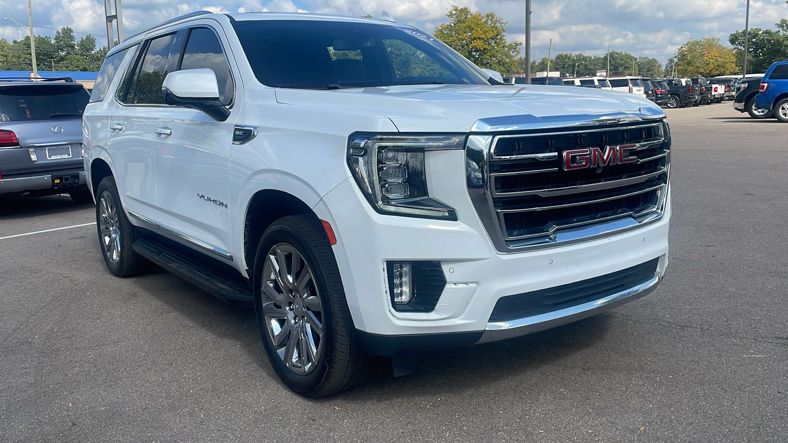 2021 GMC Yukon SLT 2