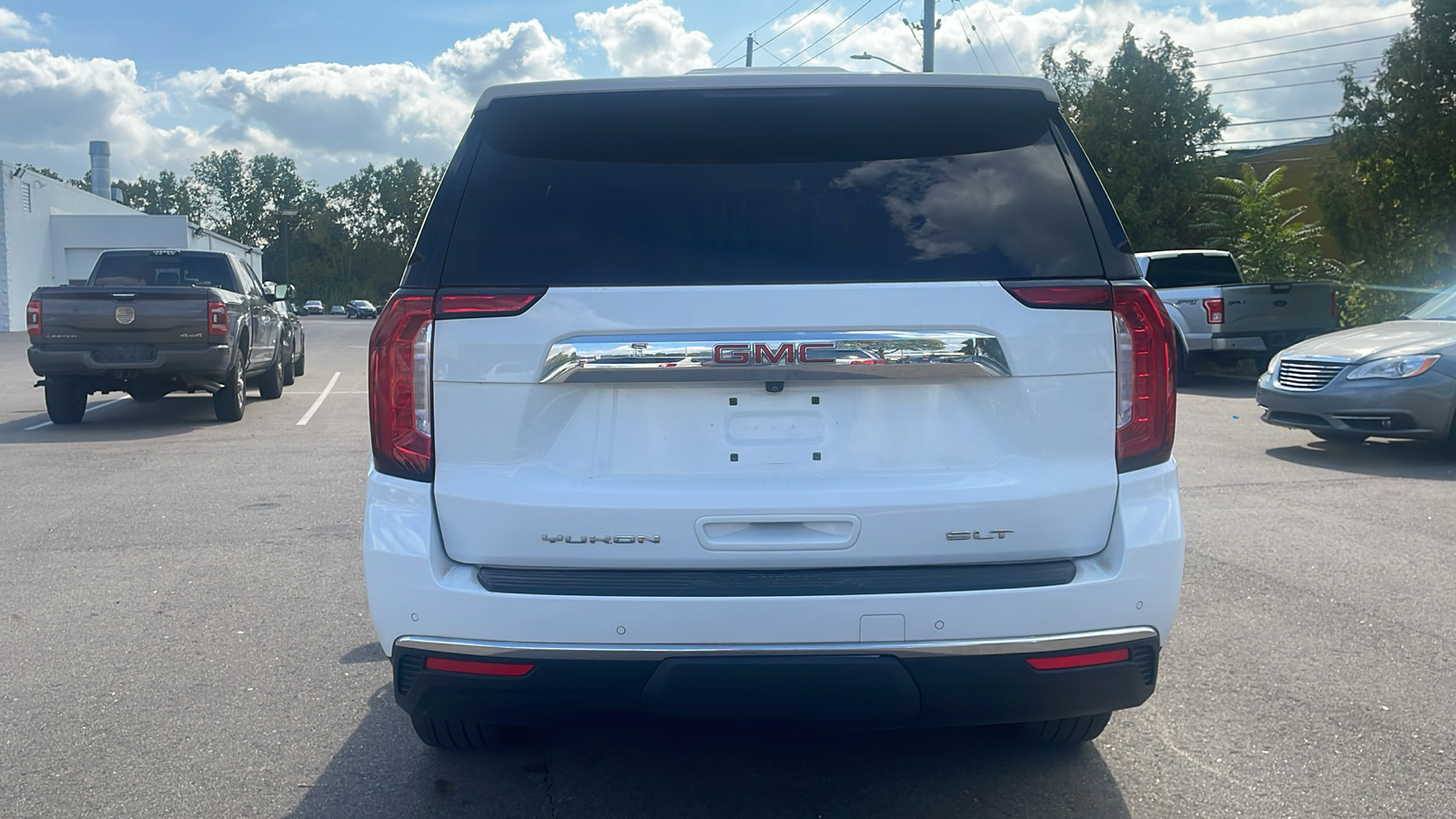 2021 GMC Yukon SLT 32