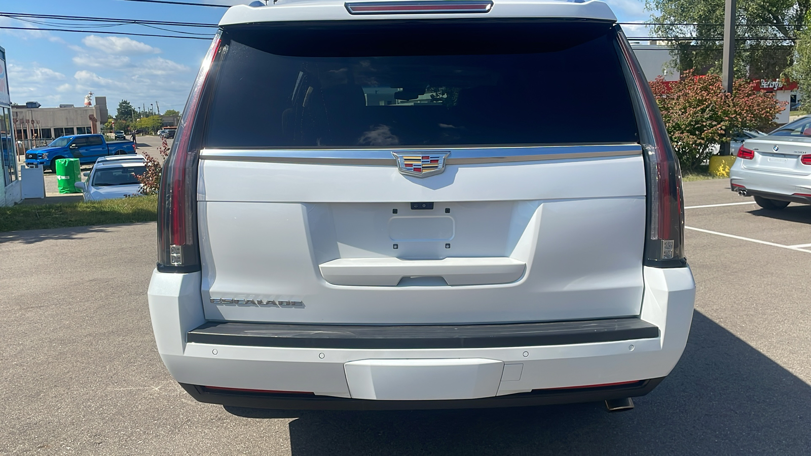 2017 Cadillac Escalade ESV Luxury 33