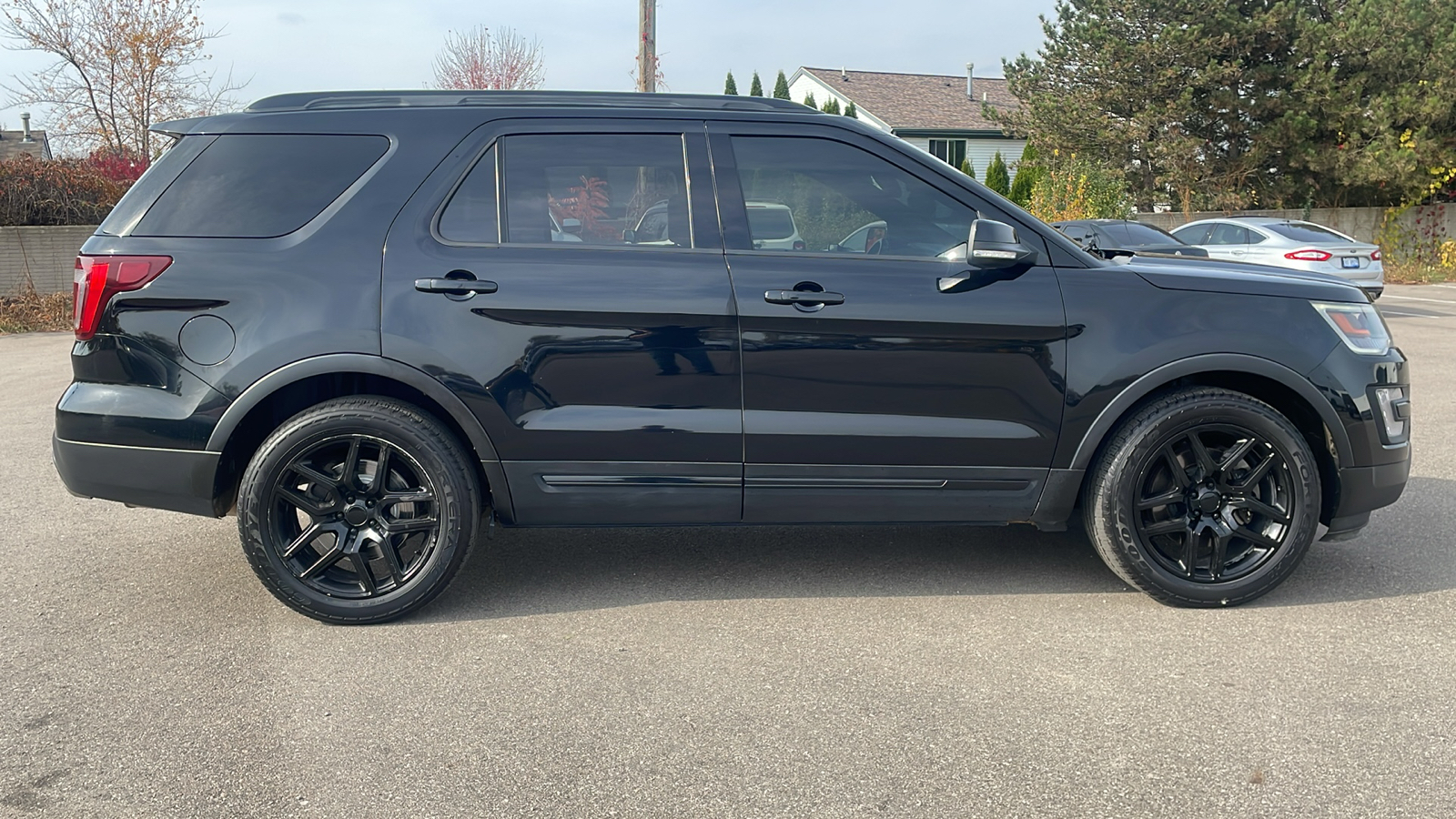 2017 Ford Explorer Sport 3