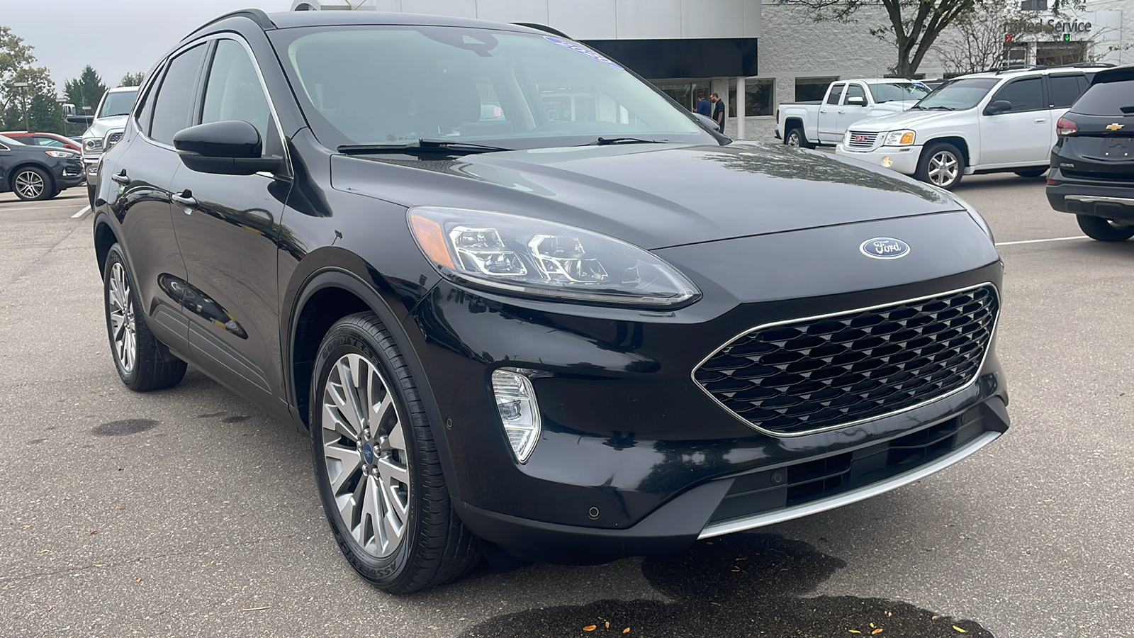 2020 Ford Escape Titanium Hybrid 2