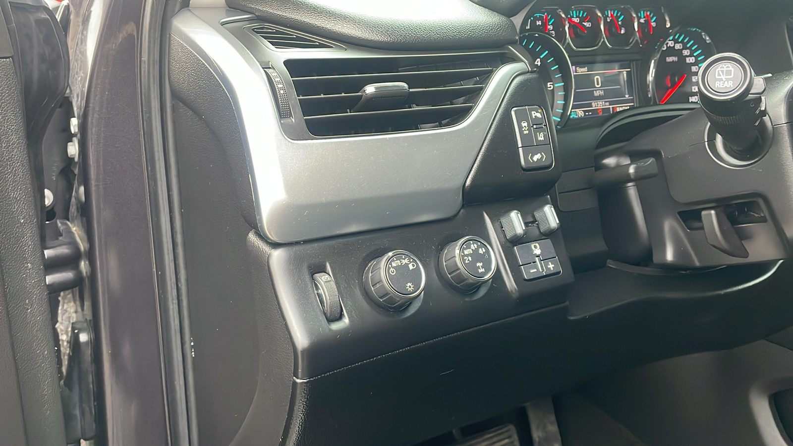 2015 Chevrolet Tahoe LT 10