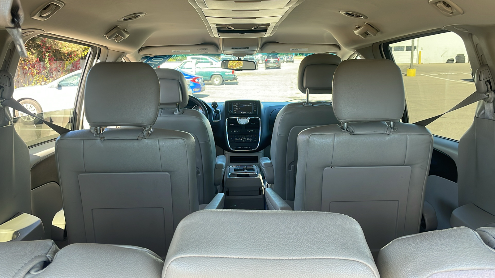 2013 Chrysler Town & Country Touring 28