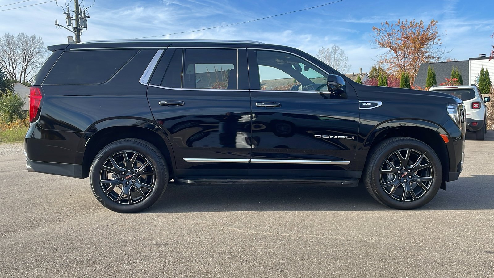 2023 GMC Yukon Denali 3