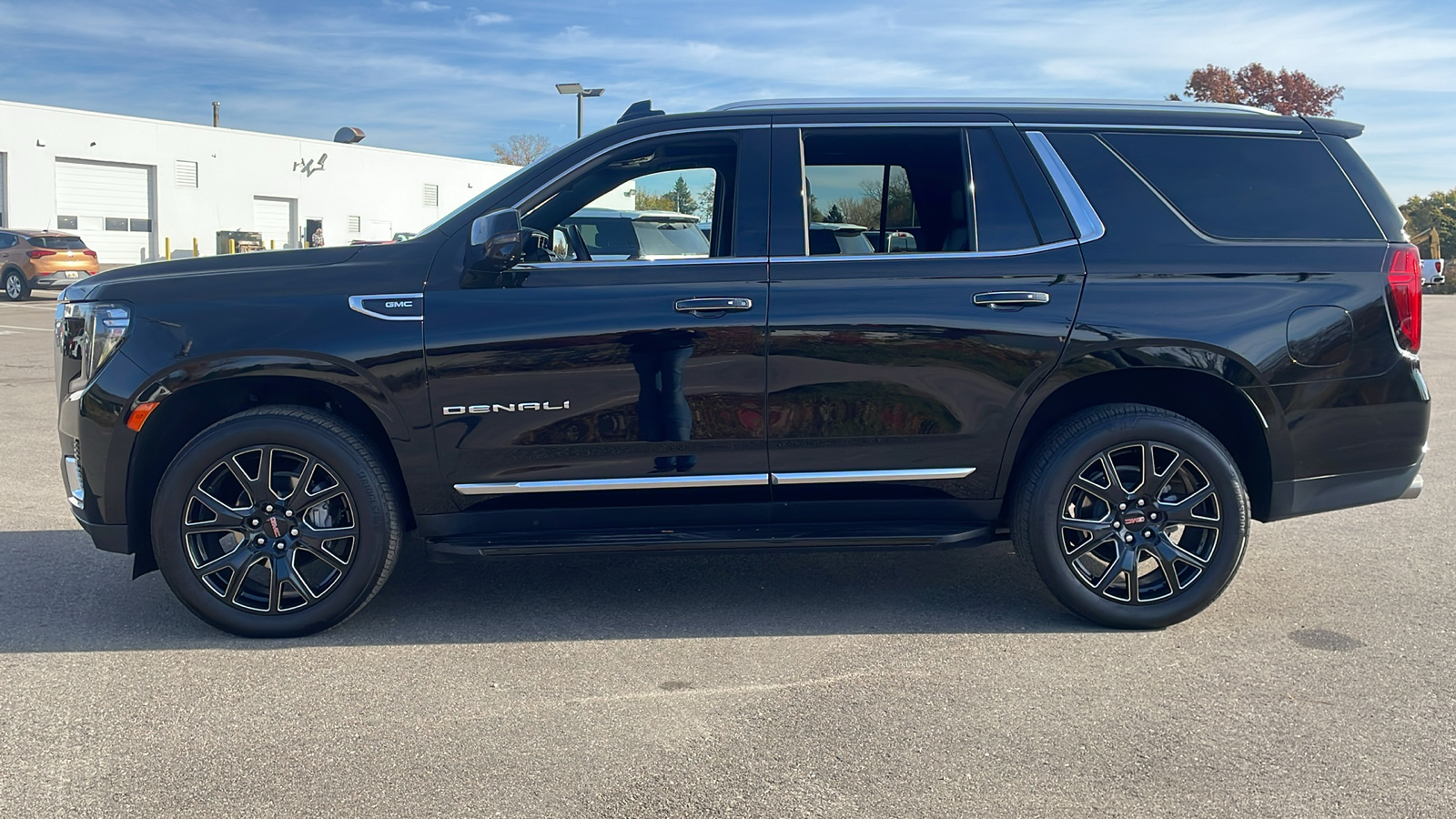 2023 GMC Yukon Denali 6