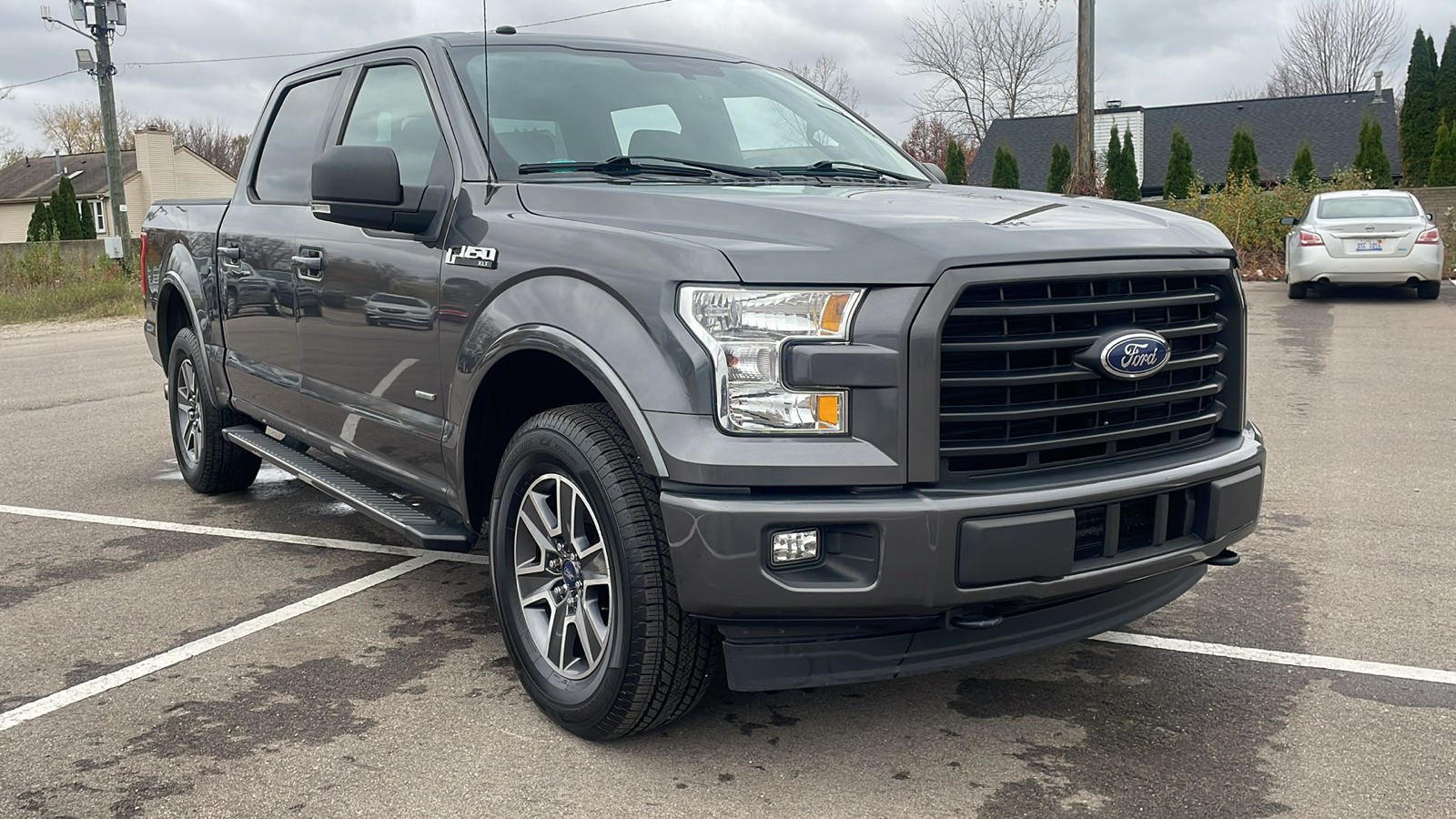 2017 Ford F-150 XLT 2