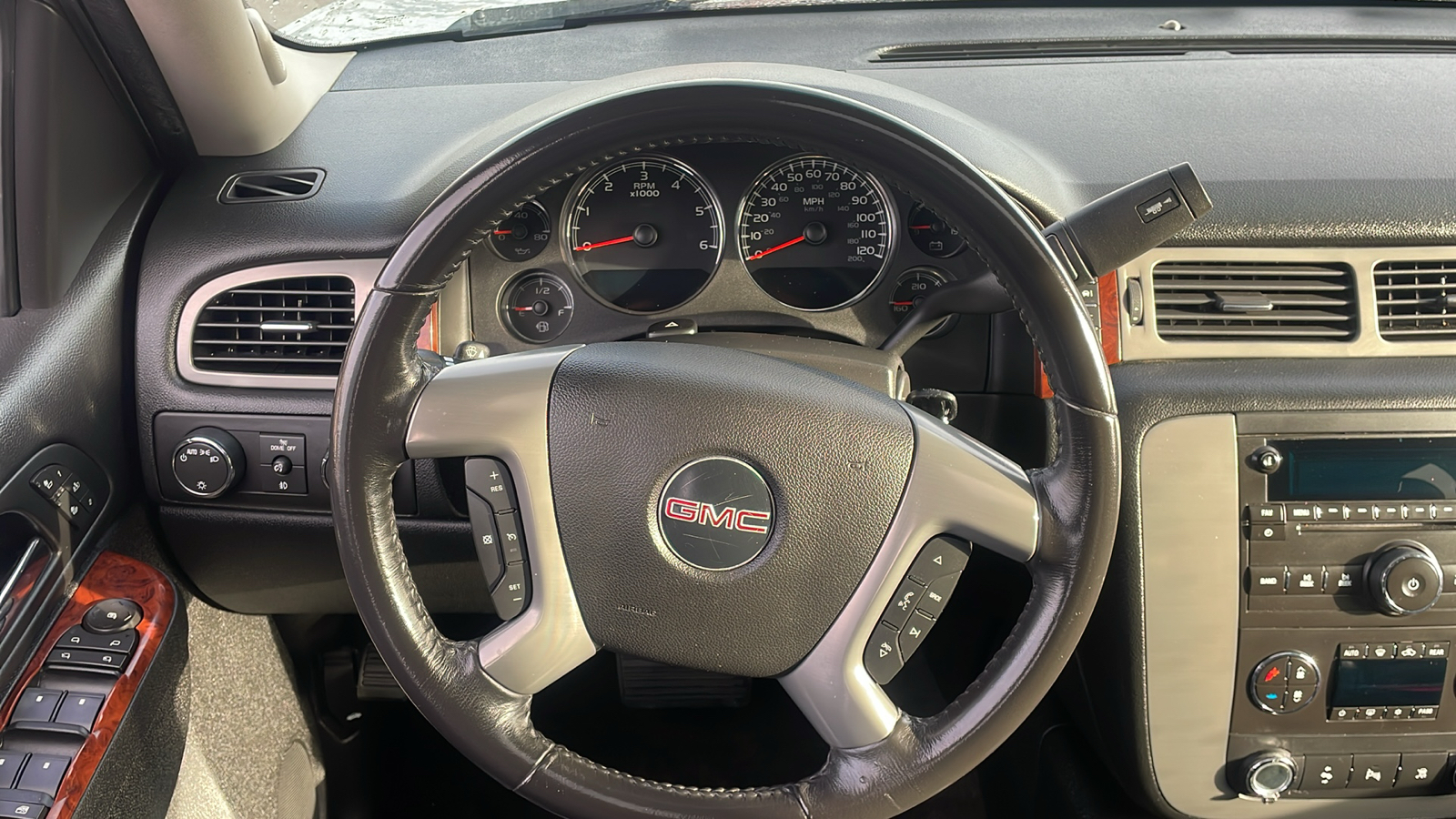 2011 GMC Yukon SLT 14