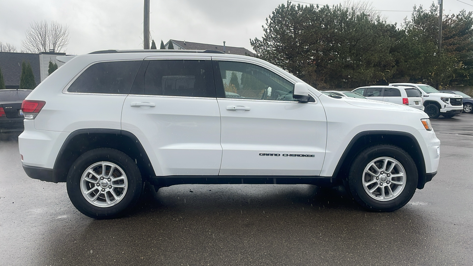 2020 Jeep Grand Cherokee Laredo E 3