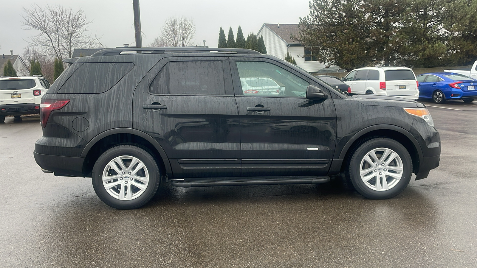 2013 Ford Explorer Base 3