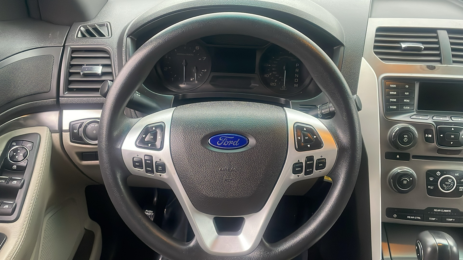 2013 Ford Explorer Base 14