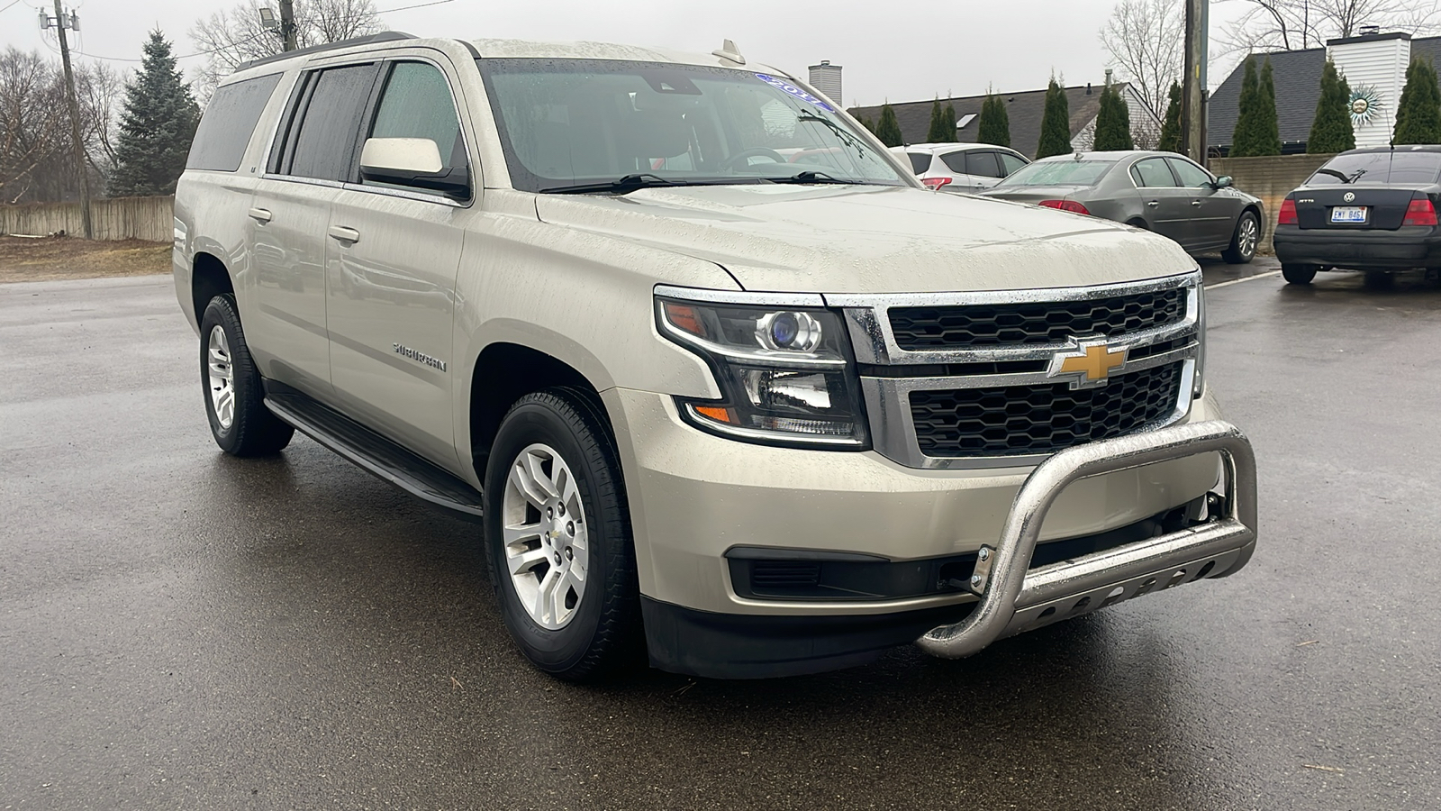 2017 Chevrolet Suburban LT 2