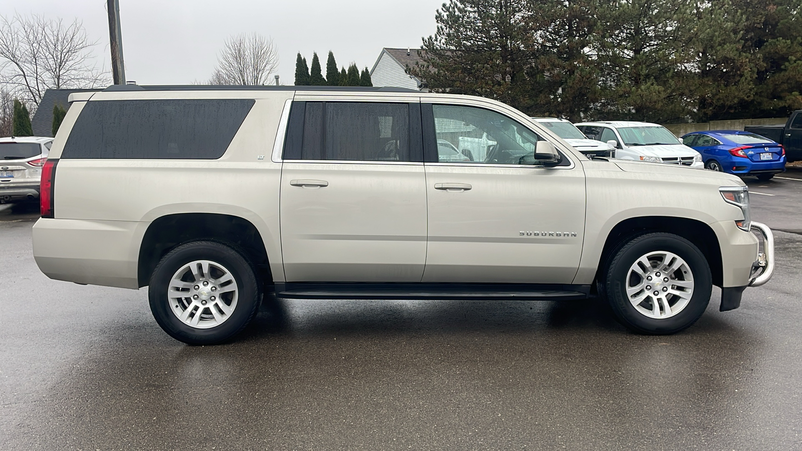 2017 Chevrolet Suburban LT 3