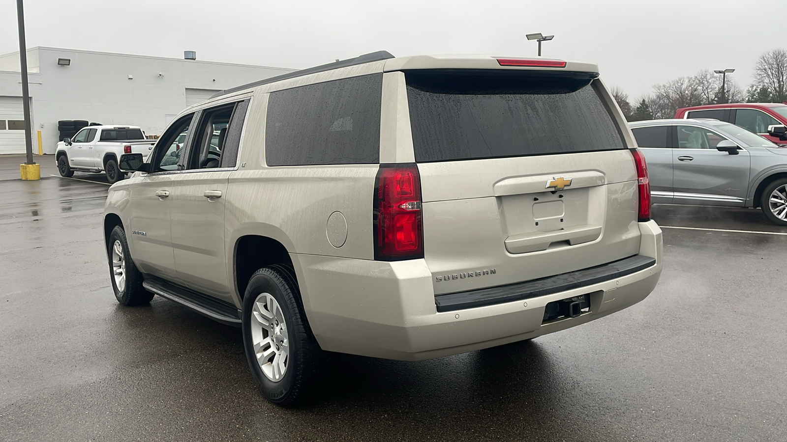 2017 Chevrolet Suburban LT 5