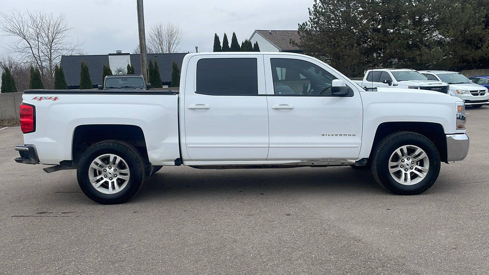 2017 Chevrolet Silverado 1500 LT 3