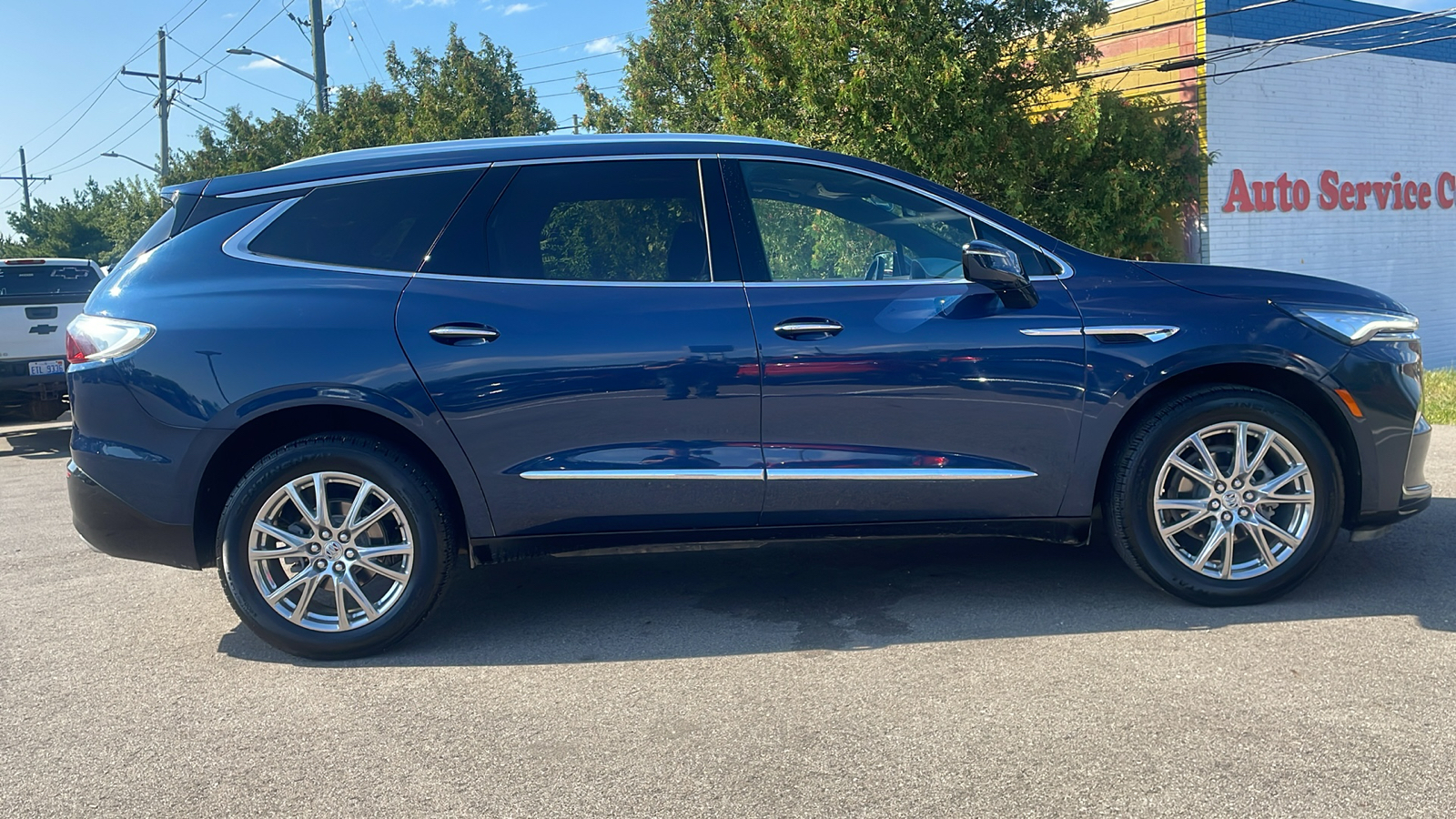 2023 Buick Enclave Essence 3