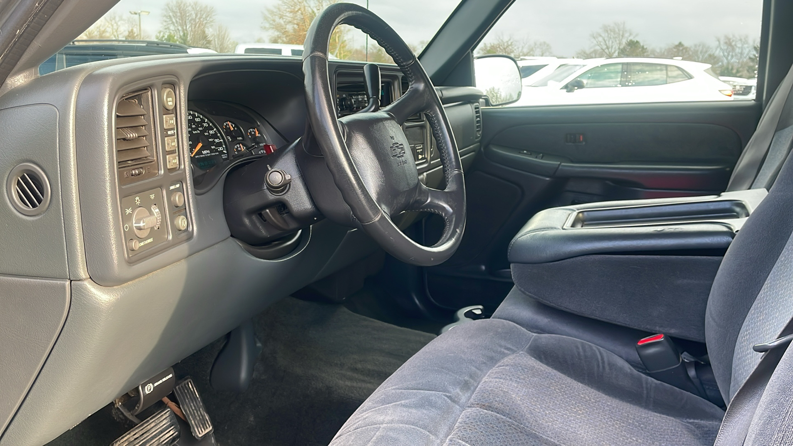 2001 Chevrolet Silverado 1500 LS 11