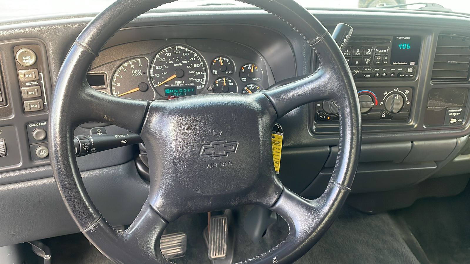 2001 Chevrolet Silverado 1500 LS 14