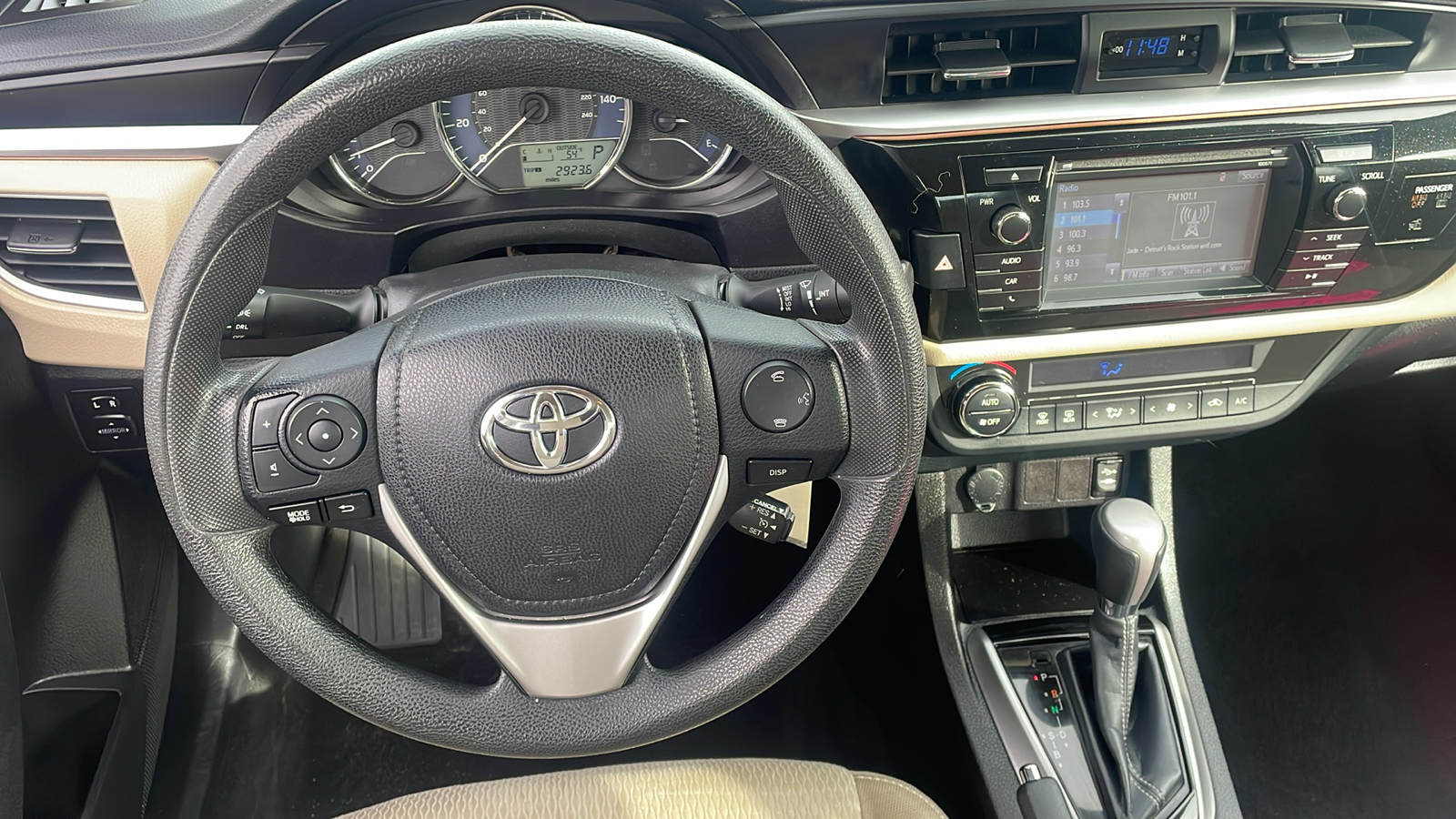 2016 Toyota Corolla L 13