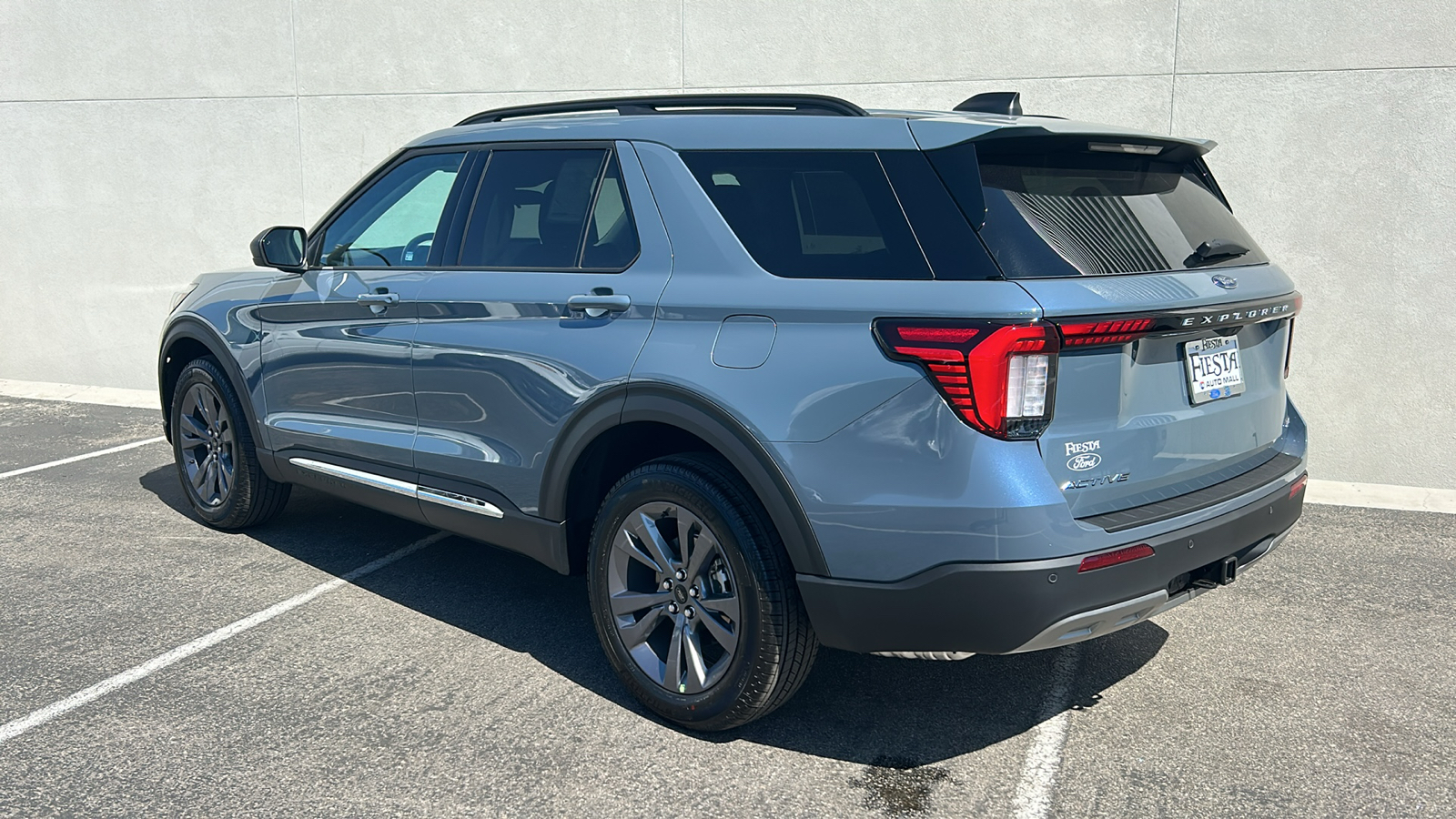 2025 Ford Explorer Active 2