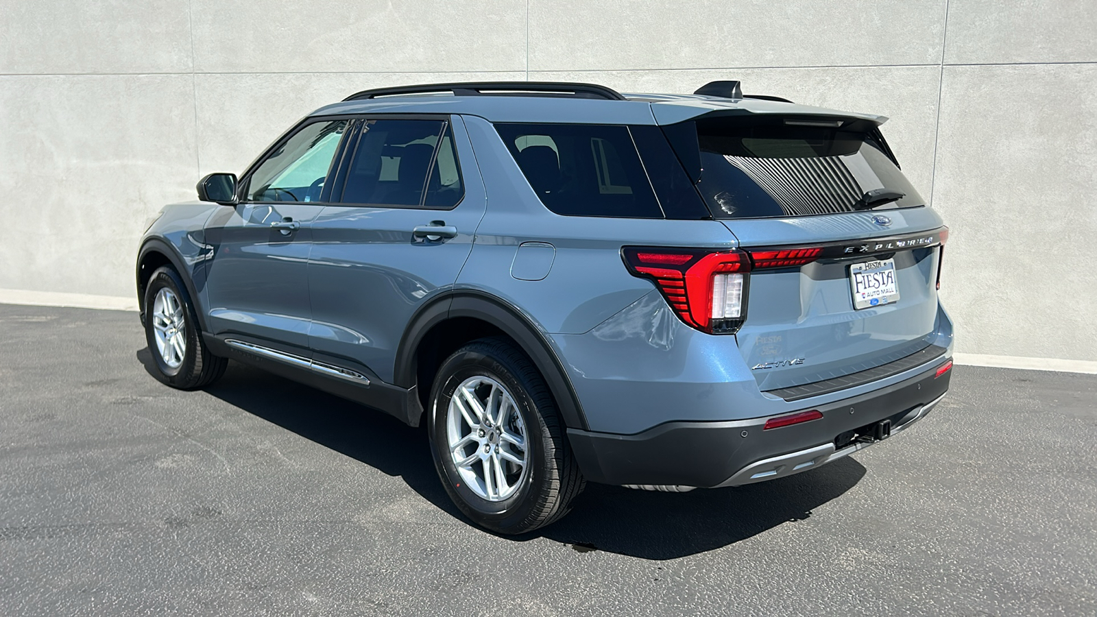 2025 Ford Explorer Active 2