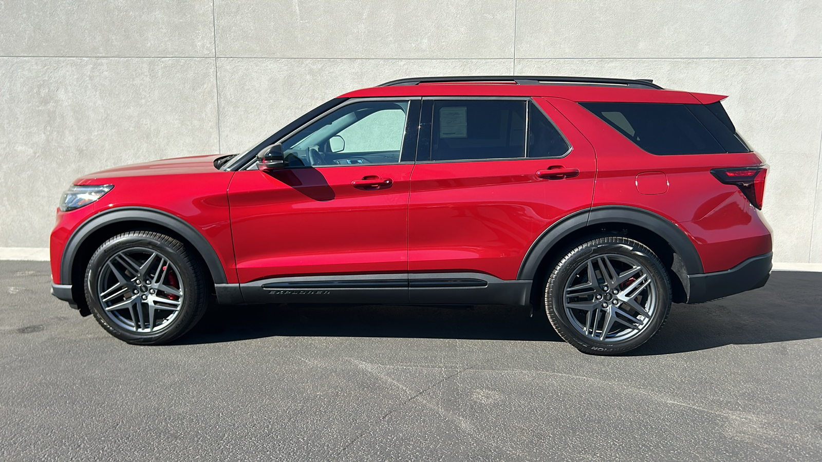 2025 Ford Explorer ST 3