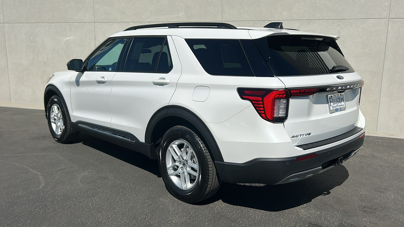 2025 Ford Explorer Active 2