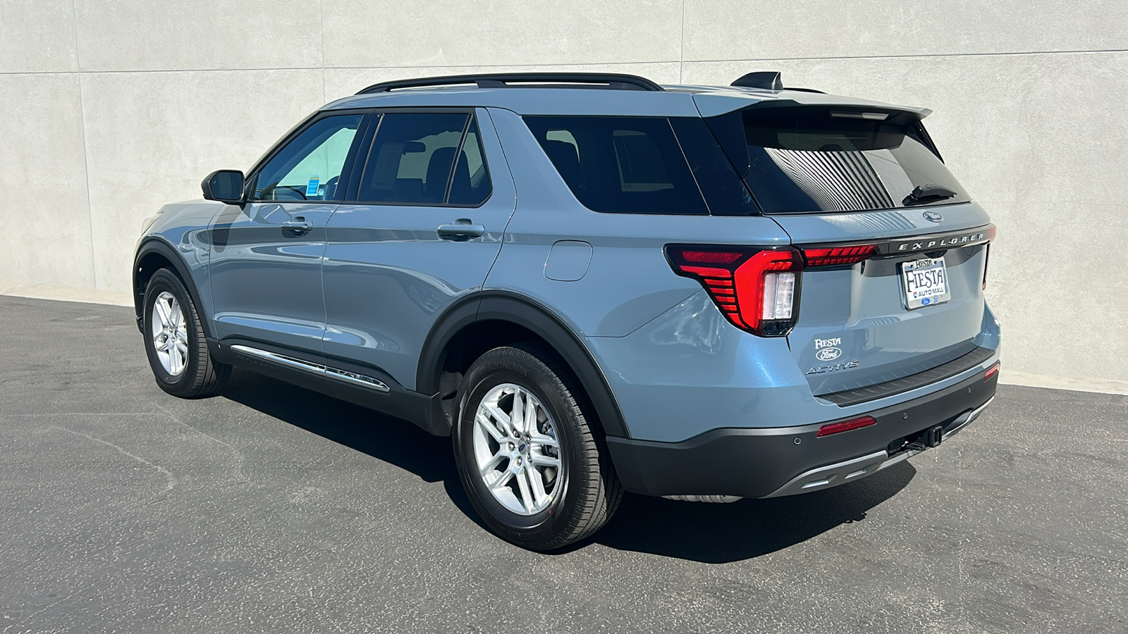 2025 Ford Explorer Active 2