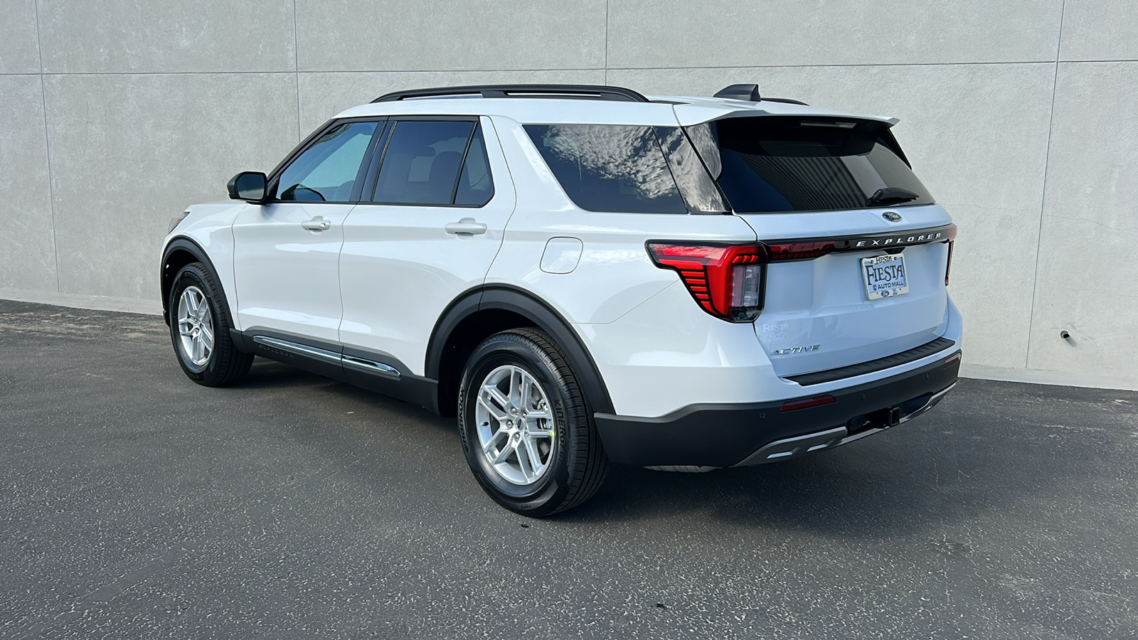 2025 Ford Explorer Active 2