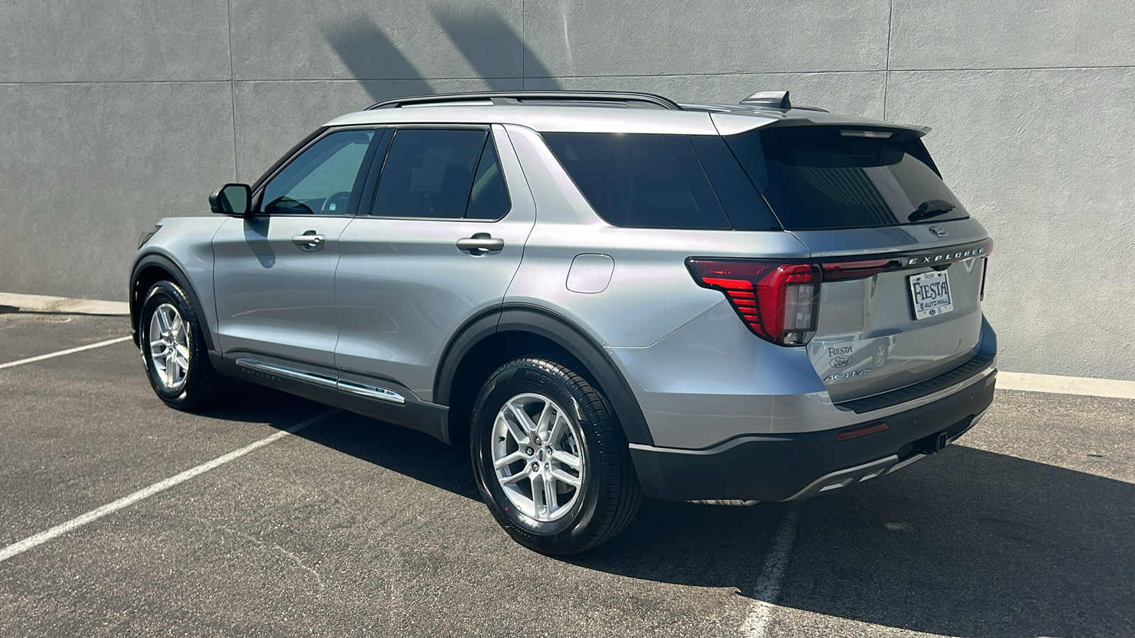 2025 Ford Explorer Active 2