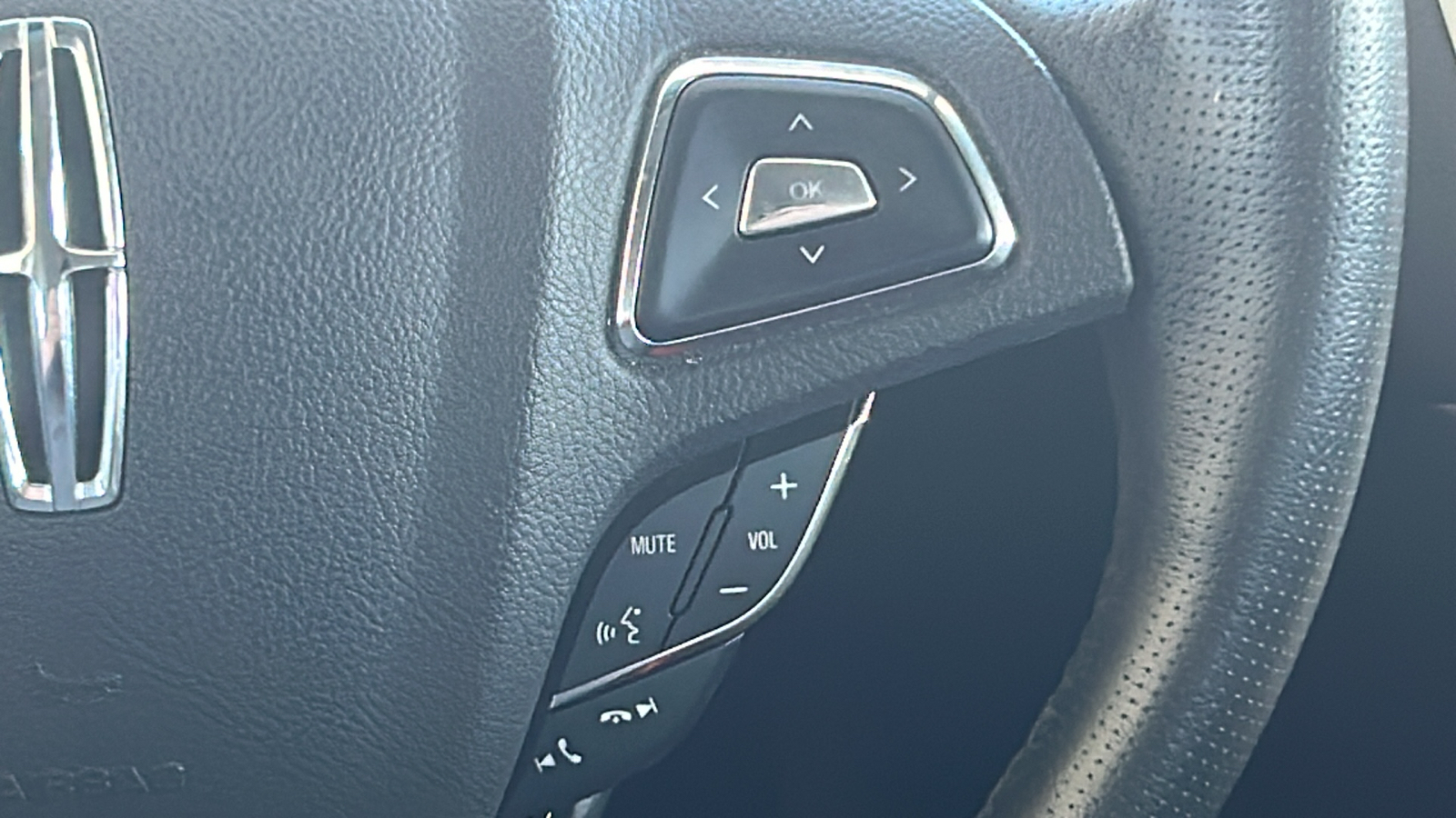 2013 Lincoln MKZ Hybrid 15