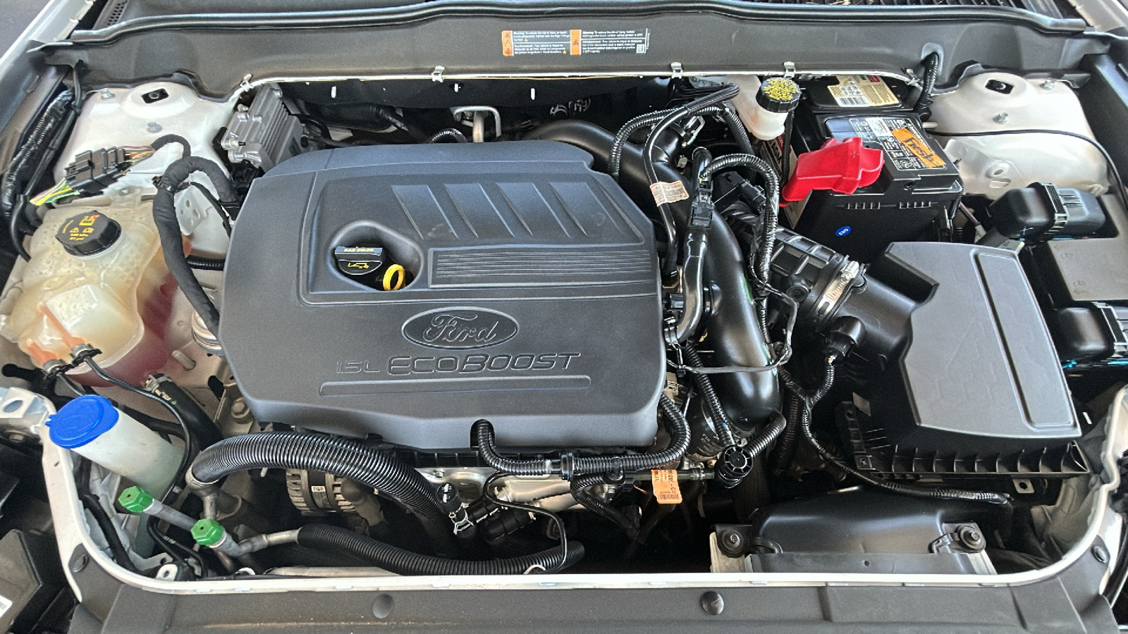 2017 Ford Fusion SE 28