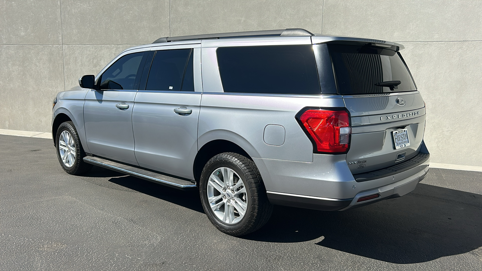 2022 Ford Expedition Max XLT 4