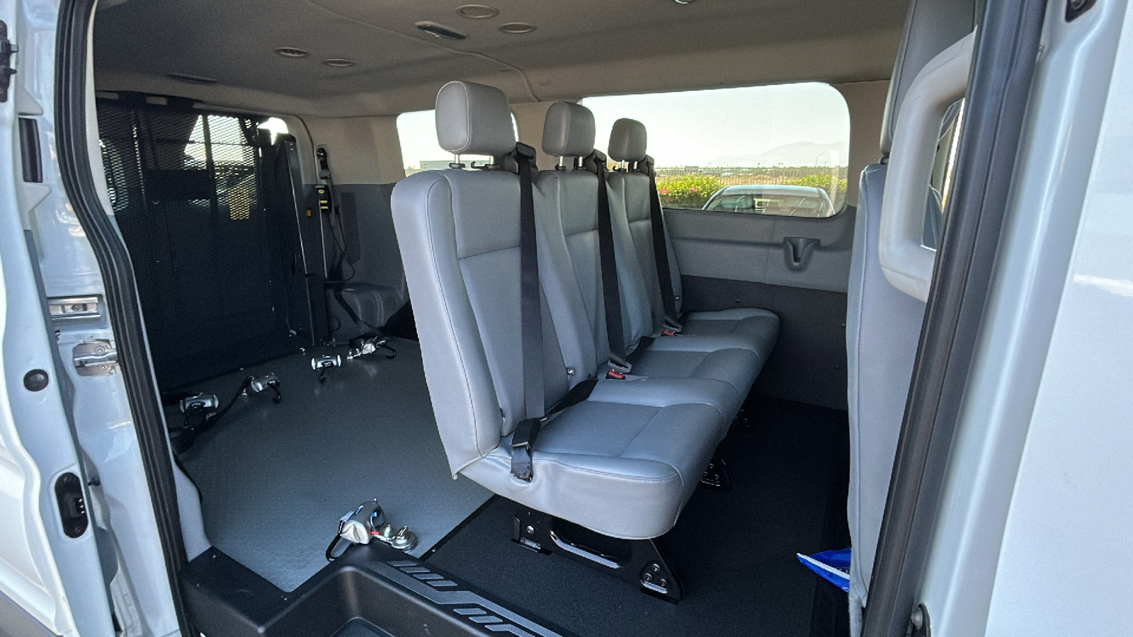 2015 Ford Transit-150 XLT 19