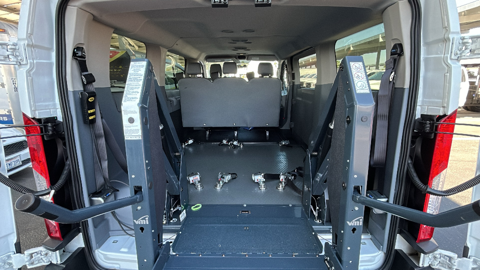 2015 Ford Transit-150 XLT 23