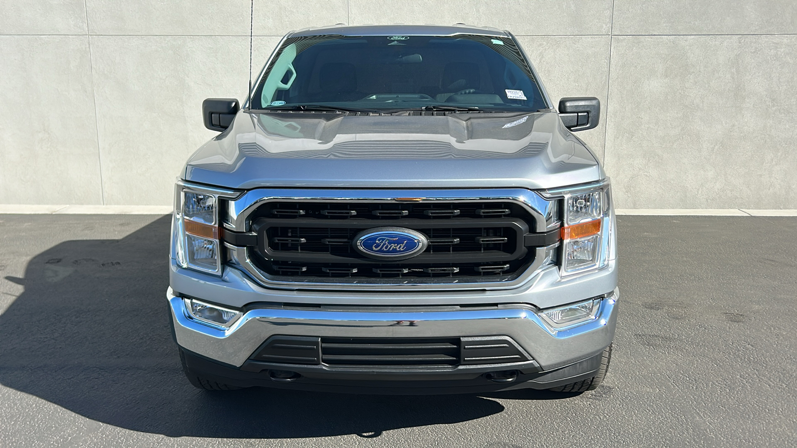 2022 Ford F-150 XLT 2