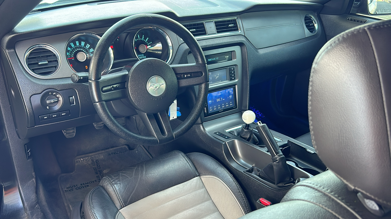 2011 Ford Mustang GT 10